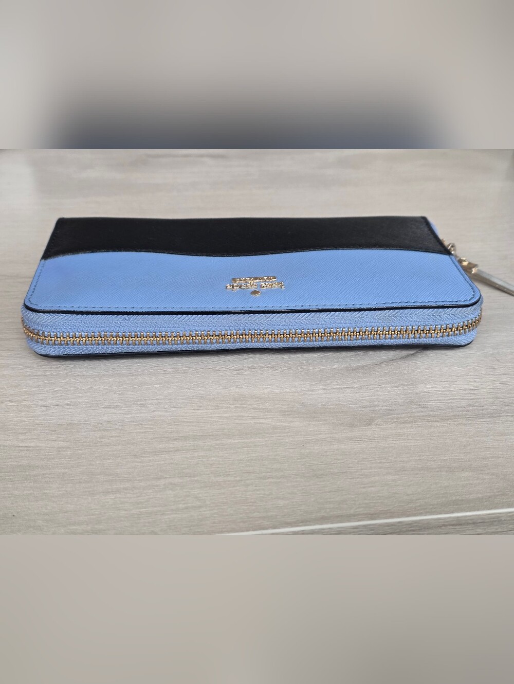 kate spade Two-Tone Blue and Black Zip Around Wallet - Picture 4 of 7